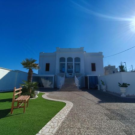 Ventidue Venti Hotell Bari Exteriör bild