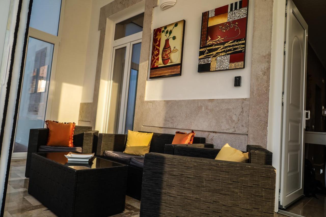 Ventidue Venti Hotell Bari Exteriör bild