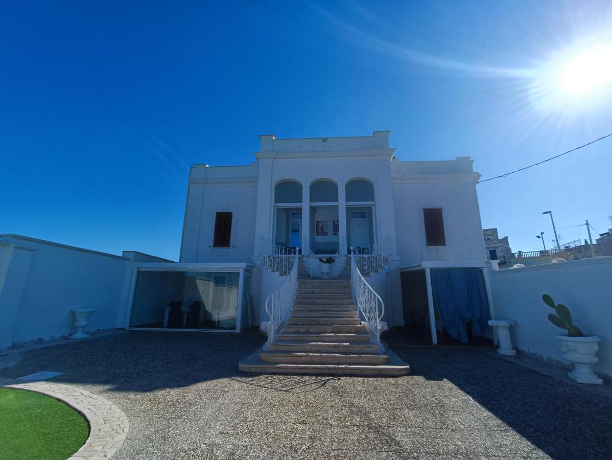 Ventidue Venti Hotell Bari Exteriör bild