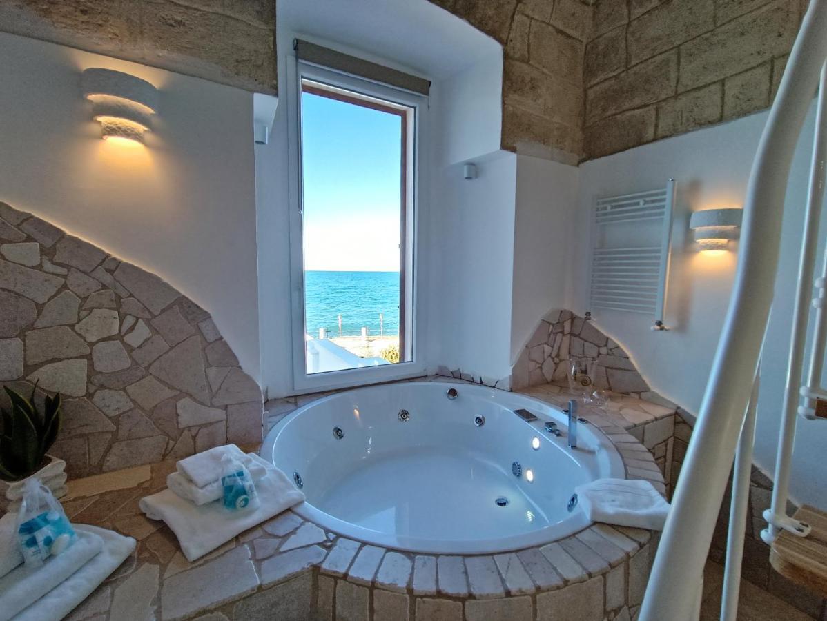 Ventidue Venti Hotell Bari Exteriör bild