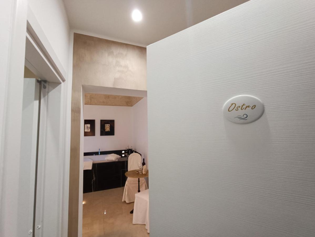 Ventidue Venti Hotell Bari Exteriör bild