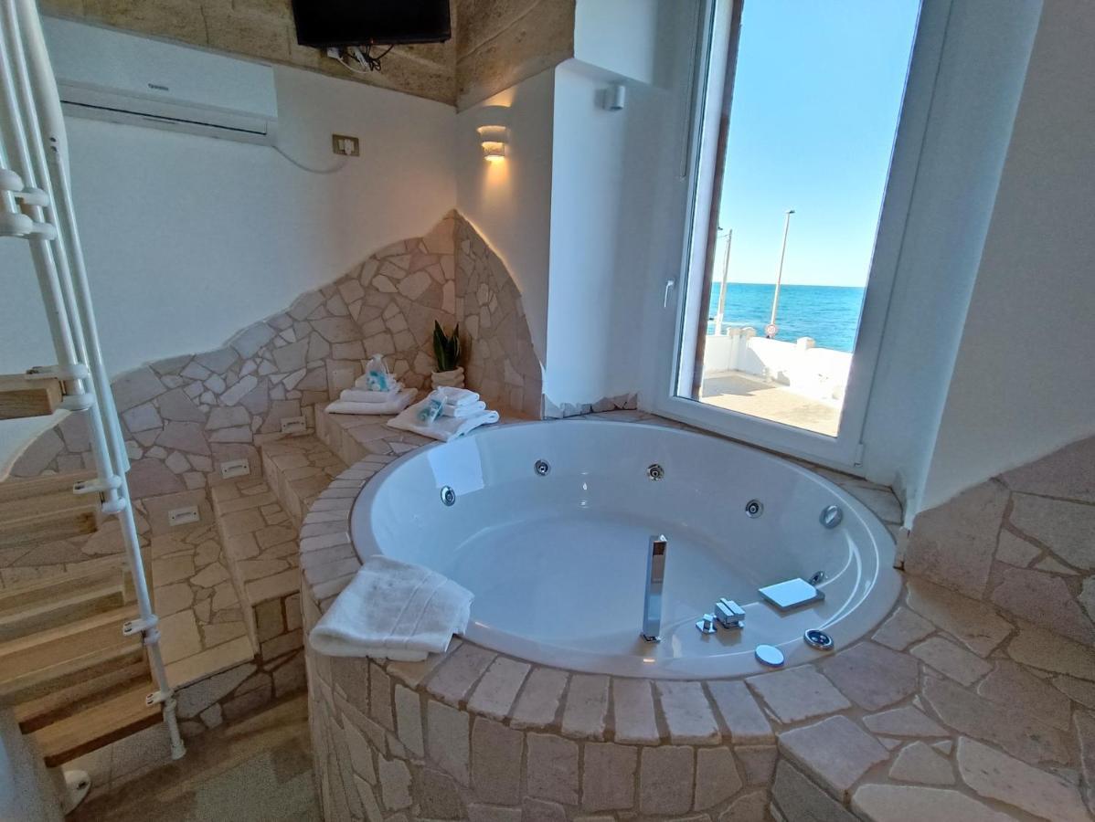 Ventidue Venti Hotell Bari Exteriör bild