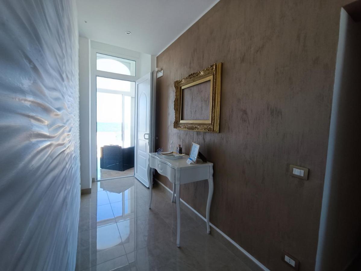 Ventidue Venti Hotell Bari Exteriör bild