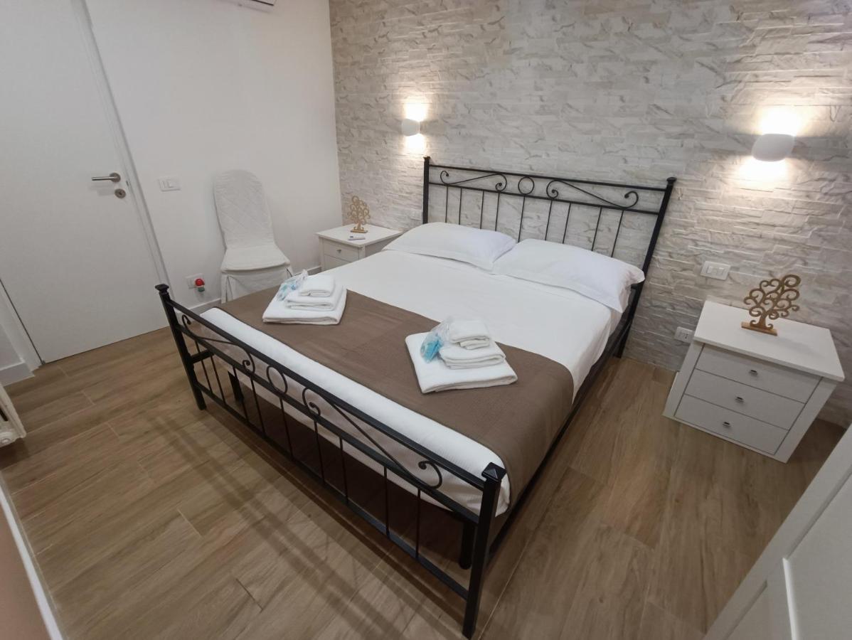 Ventidue Venti Hotell Bari Exteriör bild