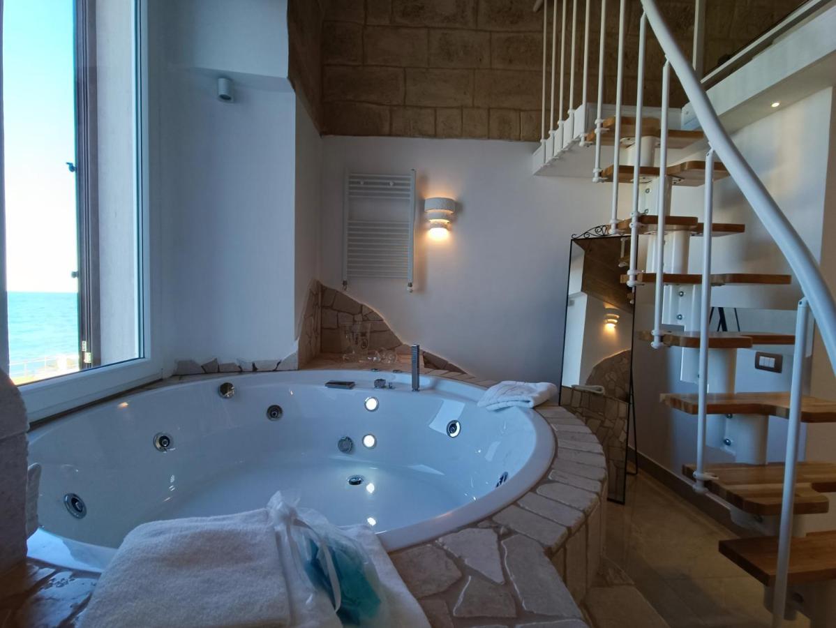 Ventidue Venti Hotell Bari Exteriör bild