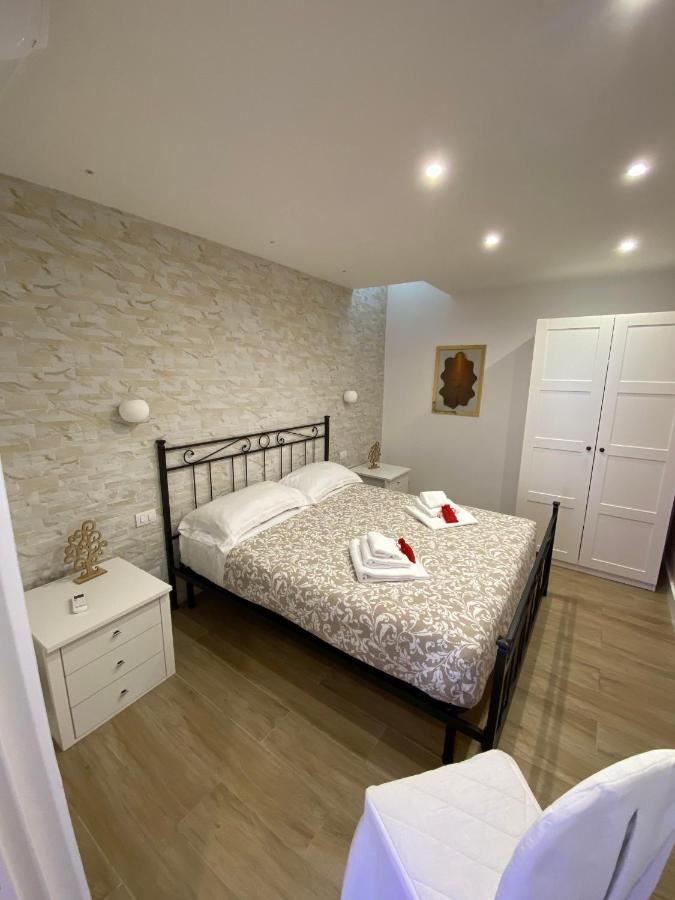 Ventidue Venti Hotell Bari Exteriör bild